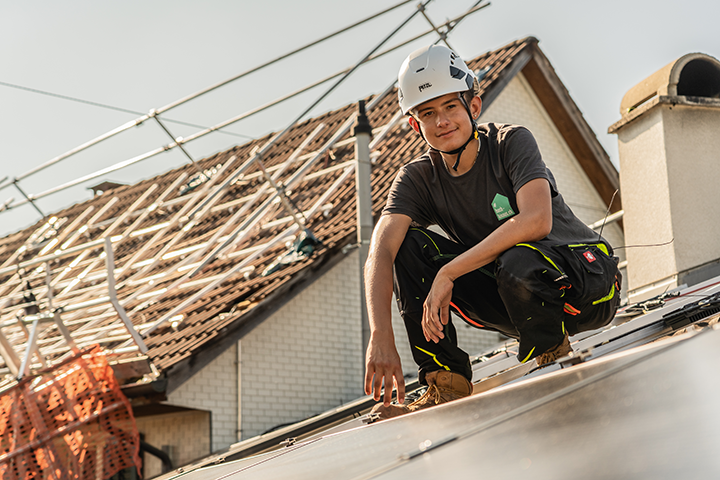 Berufsfeld Gebäudehülle Solarinstallateur/in Berufsfeld Gebäudehülle Solarinstallateur/in